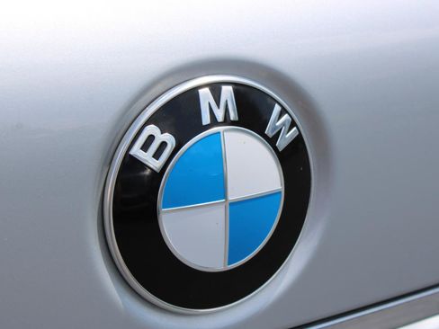 Used 2017 BMW 750i RWD image 8