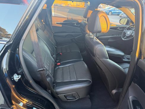 Used 2016 Kia Sorento SX image 25