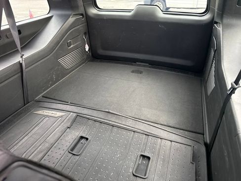 Used 2023 Chevrolet Suburban LS RWD image 11