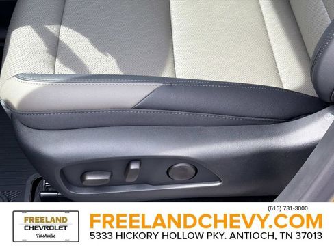New 2026 Chevrolet Equinox LT w/ Convenience Package II FWD image 21