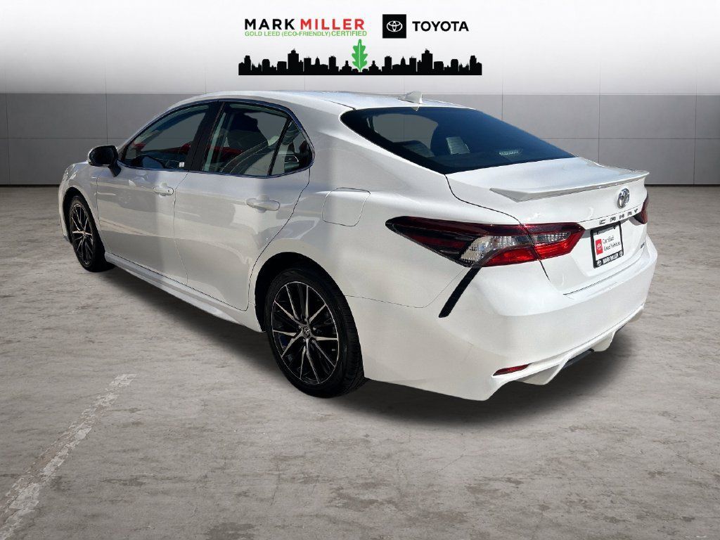 Certified 2024 Toyota Camry SE FWD image 3
