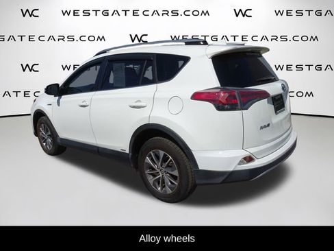 Used 2018 Toyota RAV4 LE image 8