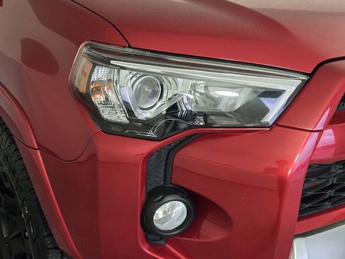 Used 2019 Toyota 4Runner TRD Off-Road Premium AWD/4WD image 9