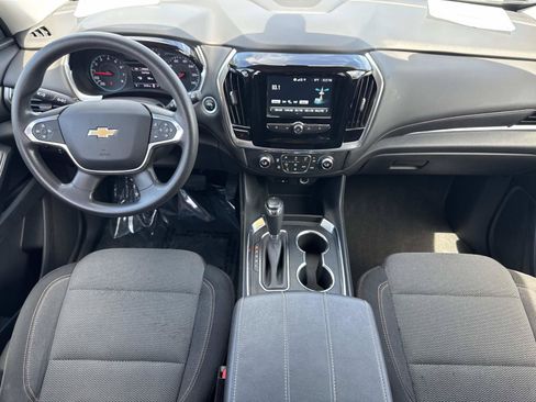 Used 2018 Chevrolet Traverse LS FWD image 9