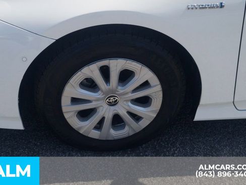 Used 2022 Toyota Prius LE FWD image 14