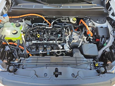 New 2025 Ford Maverick XLT image 31