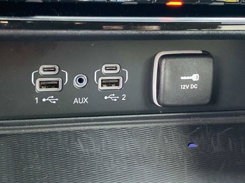 Used 2025 Jeep Grand Cherokee Altitude RWD image 31