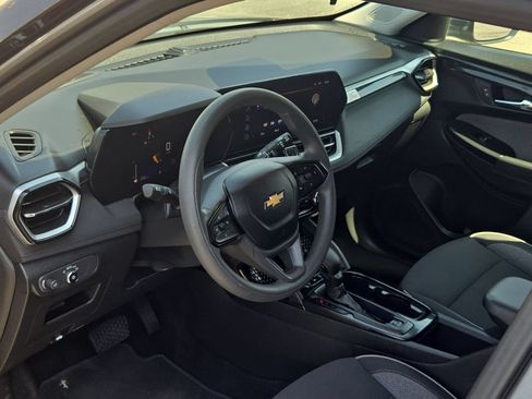 Used 2025 Chevrolet TrailBlazer LT FWD image 13