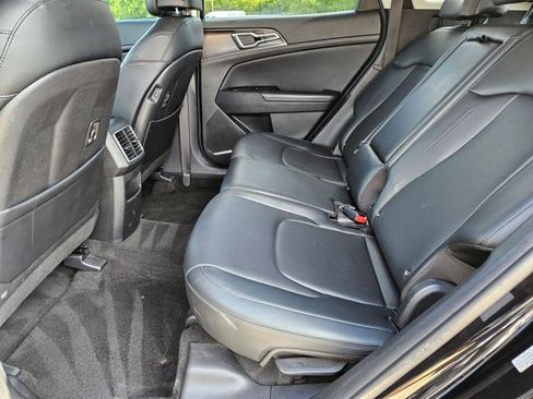 Used 2023 Kia Sportage EX FWD image 17