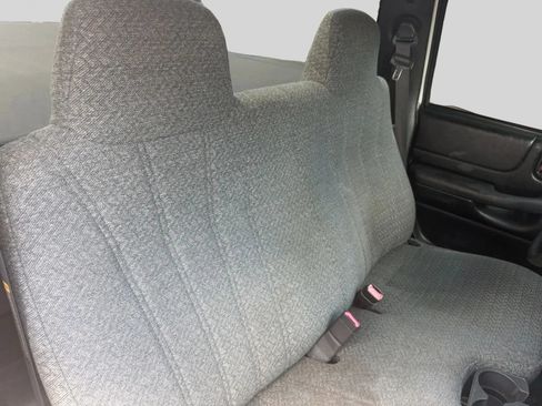 Used 1999 GMC Sonoma SL w/ HD Suspension Pkg RWD image 18