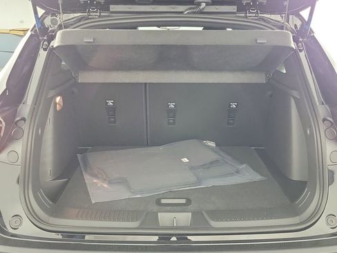 New 2026 Chevrolet Trax RS w/ Sunroof Package image 33