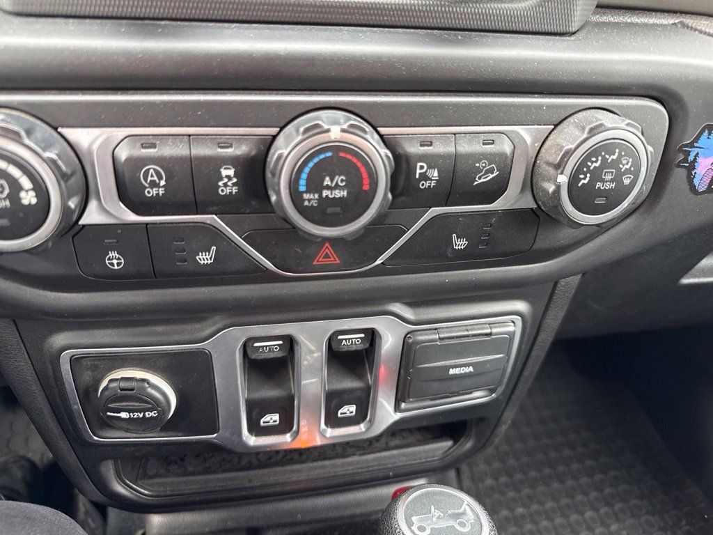 Used 2018 Jeep Wrangler Sport AWD/4WD image 19