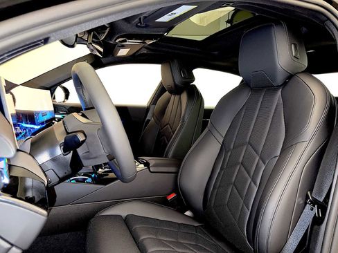 Used 2026 BMW i5 eDrive40 w/ Premium Package image 20