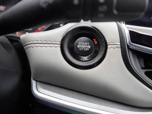 Certified 2024 Jeep Compass Limited image 28