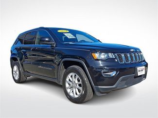 Used 2021 Jeep Grand Cherokee Laredo image 1