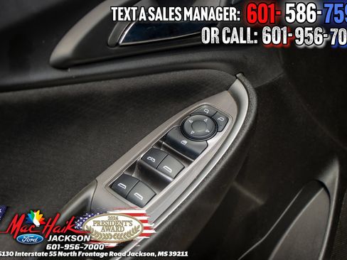 Used 2025 Chevrolet Malibu LT FWD image 9