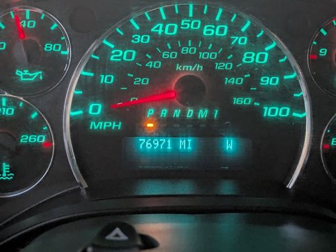 Used 2017 Chevrolet Express 3500 LT w/ LT Preferred Equipment Group image 11