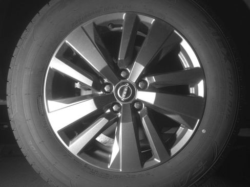 Used 2025 Nissan Pathfinder SV AWD/4WD image 18