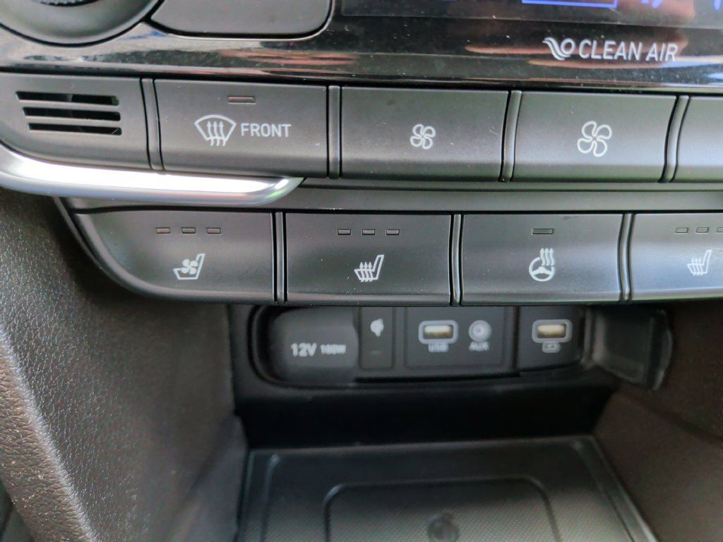Used 2020 Hyundai Santa Fe Limited w/ Cargo Package AWD/4WD image 22