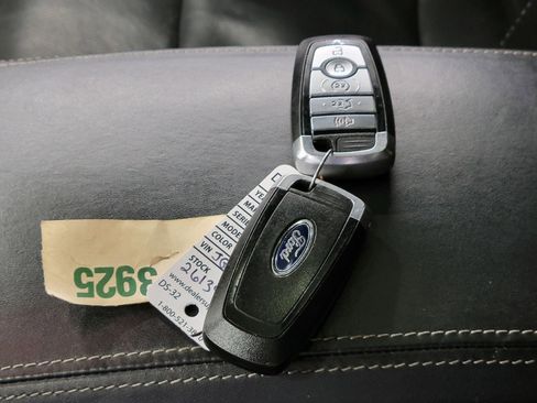 Used 2018 Ford Explorer Platinum image 5