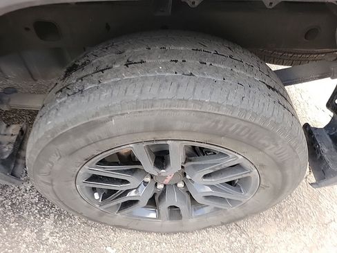 Used 2023 GMC Sierra 1500 Elevation image 15