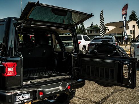 Used 2021 Jeep Wrangler Unlimited Rubicon w/ Trailer Tow Package AWD/4WD image 21