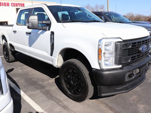 Used 2025 Ford F250 XL w/ Snow Plow/Camper Package image 3