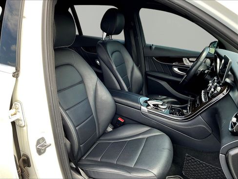 Used 2018 Mercedes-Benz GLC 300 4MATIC image 29