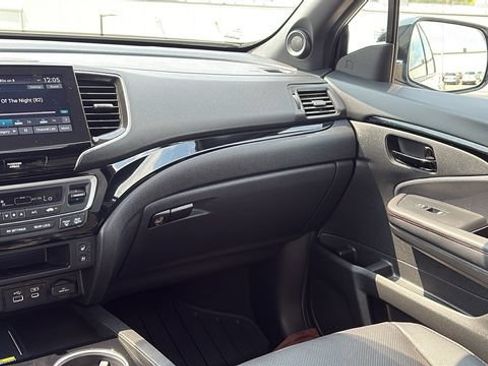 Used 2025 Honda Passport Black Edition image 26