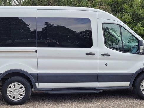 Used 2019 Ford Transit 150 XLT image 6