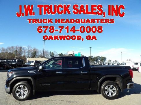 Used 2023 GMC Sierra 1500 SLT w/ SLT Convenience Package AWD/4WD image 2