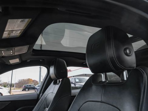 Used 2018 Jaguar F-PACE S image 5