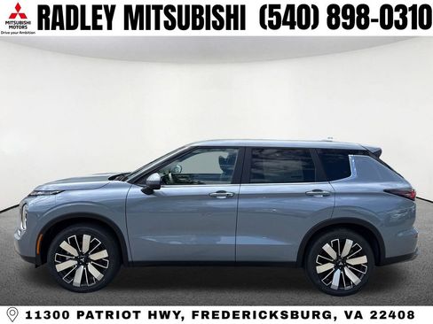 New 2026 Mitsubishi Outlander SE image 17