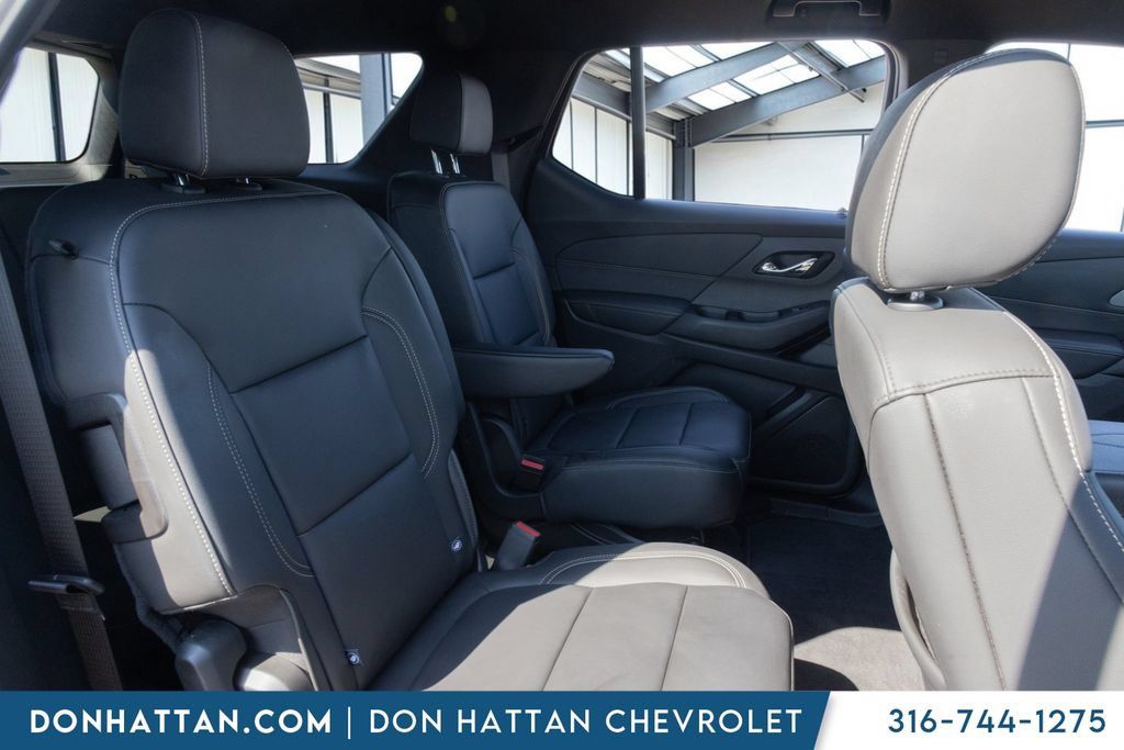 Used 2023 Chevrolet Traverse LT w/ LT Premium Package AWD/4WD image 17