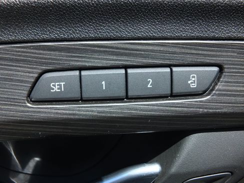 Used 2024 GMC Terrain SLT w/ Tech Package AWD/4WD image 20