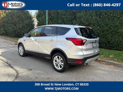 Used 2019 Ford Escape SE image 7