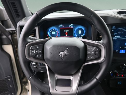 Used 2025 Ford Bronco Badlands AWD/4WD image 18