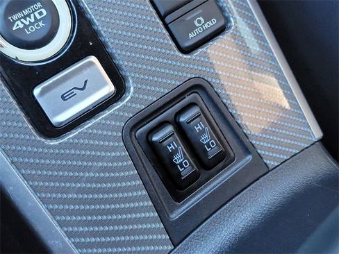 Used 2019 Mitsubishi Outlander 4WD Plug-In Hybrid image 26