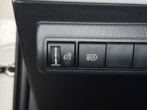 Used 2020 Toyota Corolla SE FWD image 18