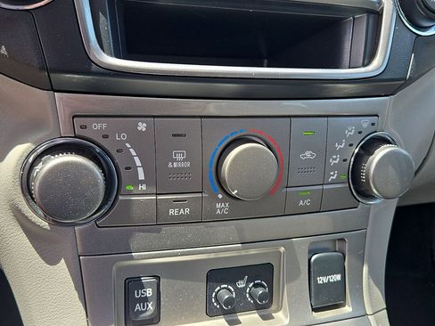 Used 2013 Toyota Highlander SE AWD/4WD image 17