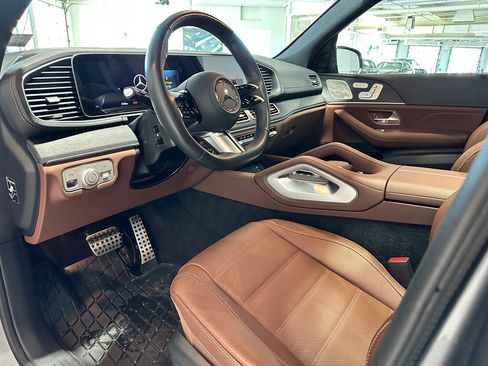 Certified 2025 Mercedes-Benz GLS 450 4MATIC image 7