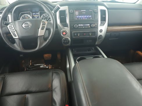 Used 2019 Nissan Titan SL image 21