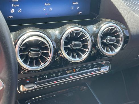 Used 2025 Mercedes-Benz GLA 250 4MATIC image 7