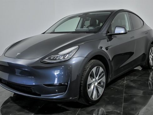 Used 2021 Tesla Model Y Long Range AWD/4WD image 5