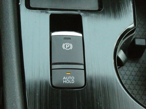 Used 2024 Nissan Rogue SV image 13