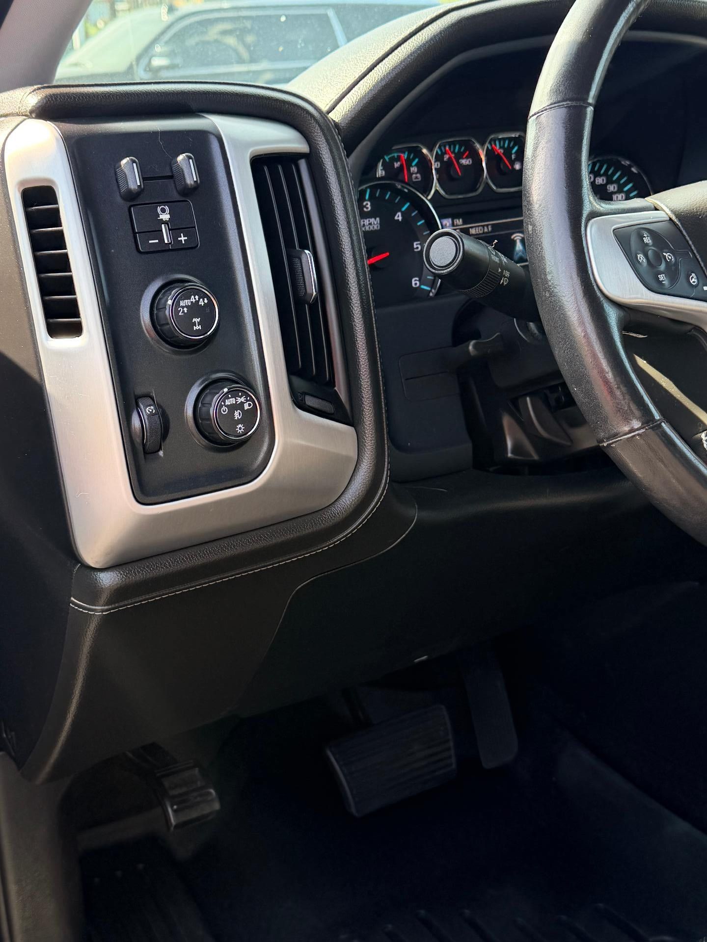 Used 2017 GMC Sierra 1500 SLT w/ SLT Premium Package AWD/4WD image 13