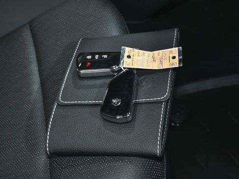 Used 2023 Volkswagen ID.4 Pro S Plus image 59