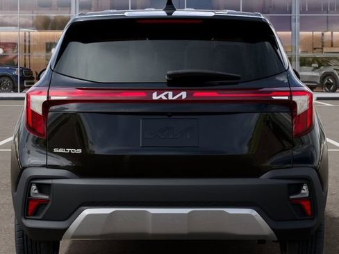 New 2026 Kia Seltos LX FWD image 13