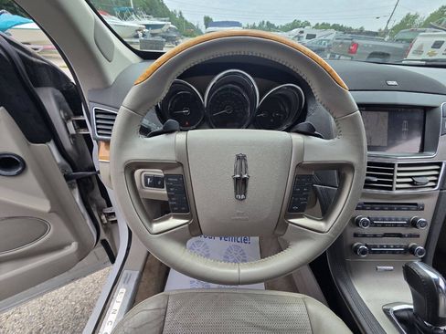 Used 2011 Lincoln MKT AWD w/ 101A Rapid Spec Order Code image 24