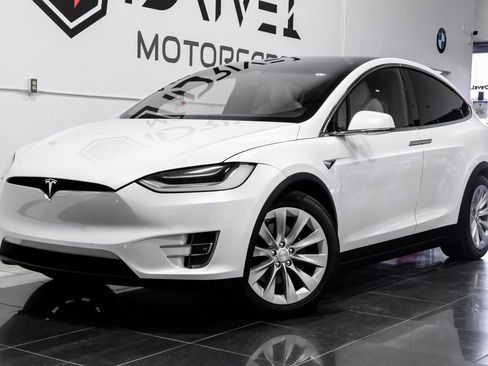 Used 2020 Tesla Model X Long Range image 8